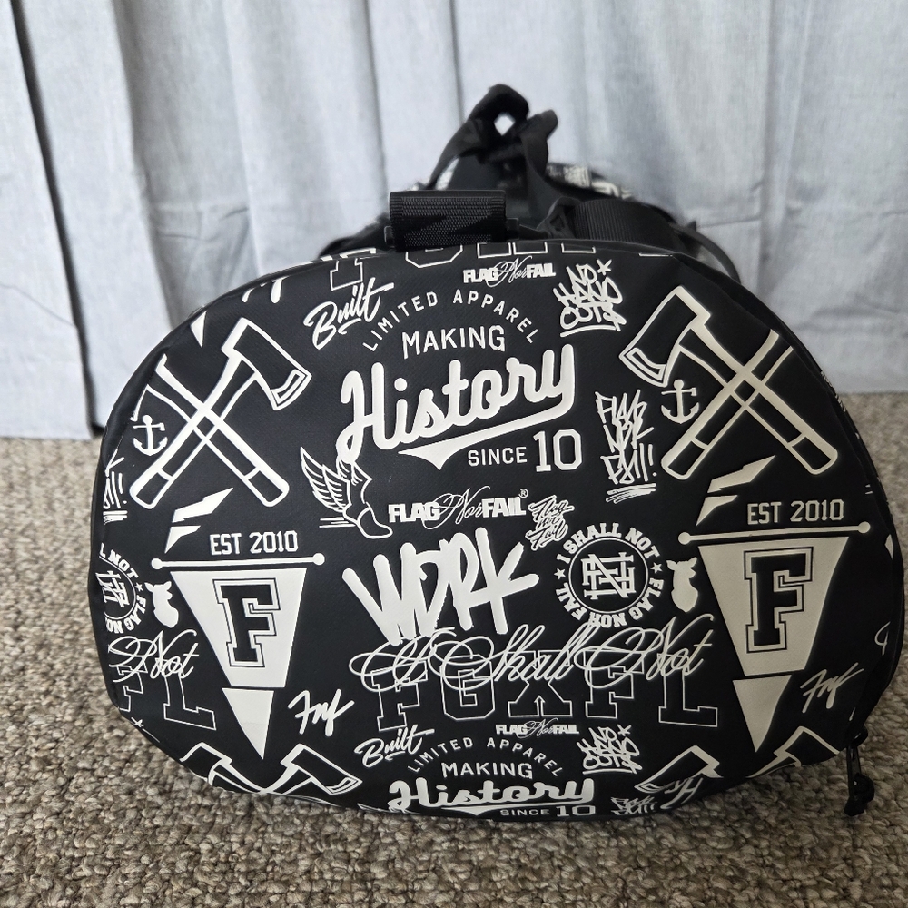 Flag Nor Fail Heavy Duty Travel Duffle Bag Black And White All Over Print EUC - Picture 7 of 15